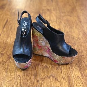 Alice & Olivia wedge